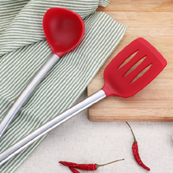 Questions nécessitant une attention particulière lors de l'utilisation d'ustensiles de cuisine en silicone